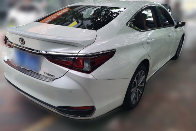 Used Lexus ES 2023 200 Excellence Edition Rear Right 45 Deg