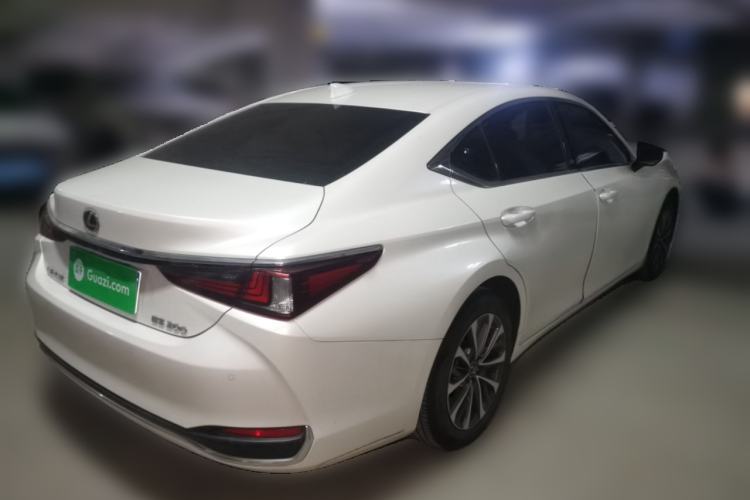 Used Lexus ES 2023 200 Excellence Edition Rear Right 45 Deg