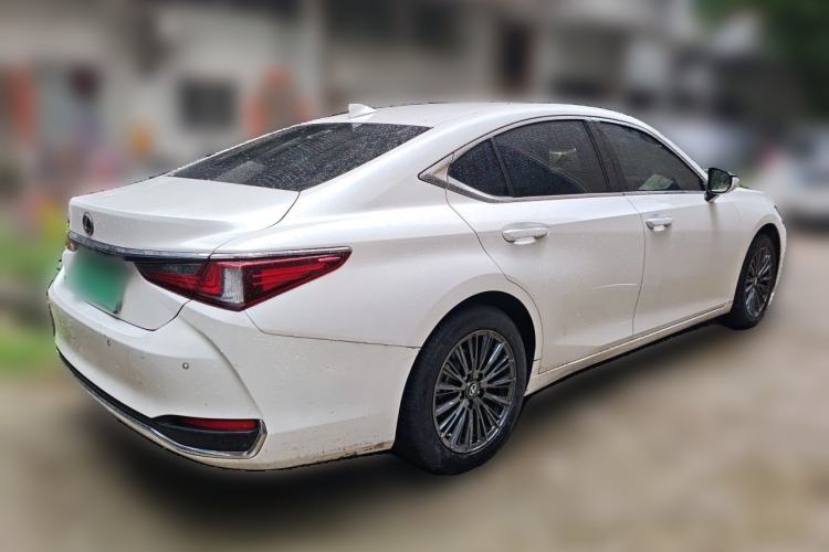 Used Lexus ES 2023 260 Excellence Edition Rear Right 45 Deg
