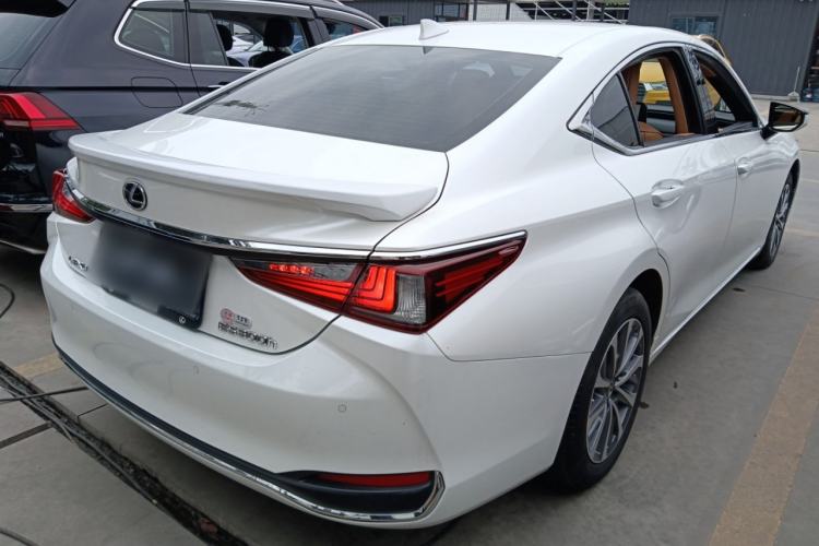 Used Lexus ES 2023 260 Excellence Edition Rear Right 45 Deg