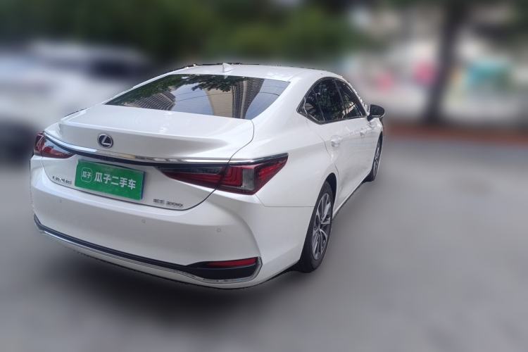 Used Lexus ES 2023 200 Excellence Edition Rear Right 45 Deg