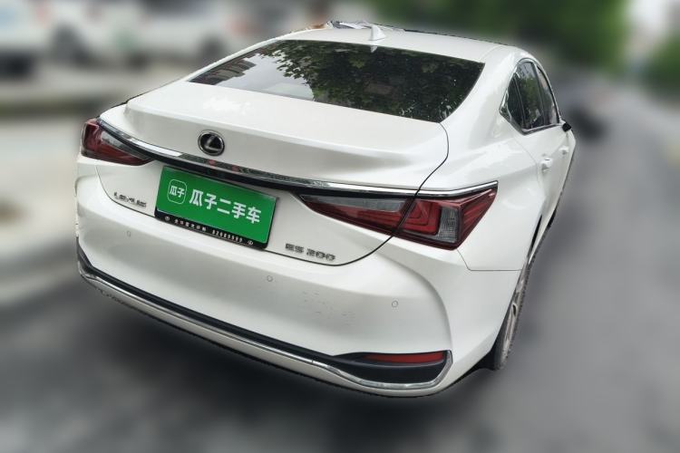 Used Lexus ES 2023 200 Excellence Edition Rear Right 45 Deg