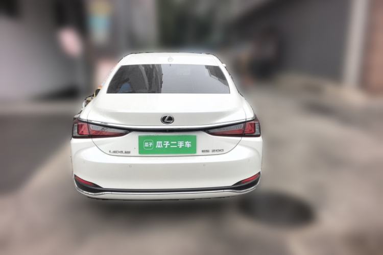 Used Lexus ES 2023 200 Excellence Edition Rear