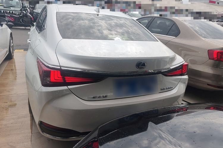Used Lexus ES 2023 200 Excellence Edition Rear
