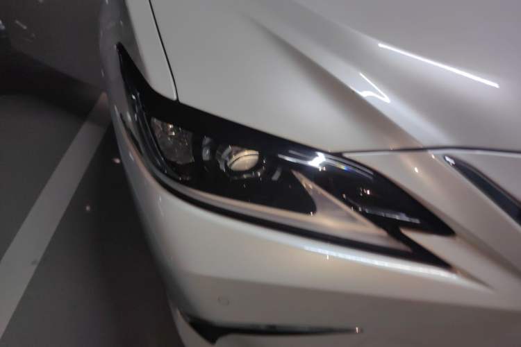 Used Lexus ES 2023 200 Excellence Edition Right Front Headlight