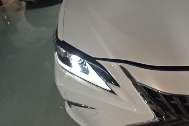 Used Lexus ES 2023 200 Luxury Edition Right Front Headlight