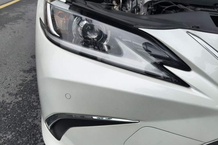 Used Lexus ES 2023 200 Excellence Edition Right Front Headlight