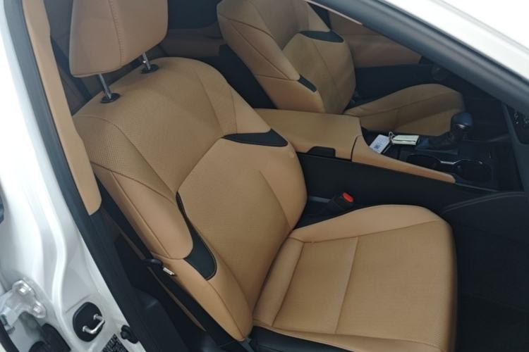 Used Lexus ES 2023 200 Excellence Edition Right Front Seat