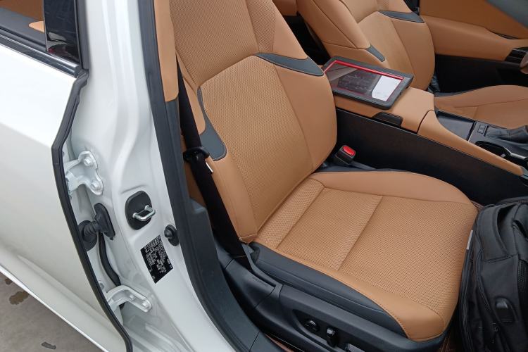 Used Lexus ES 2023 260 Excellence Edition Right Front Seat