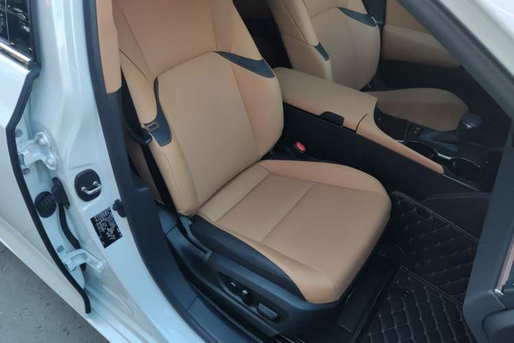 Used Lexus ES 2023 200 Excellence Edition Right Front Seat