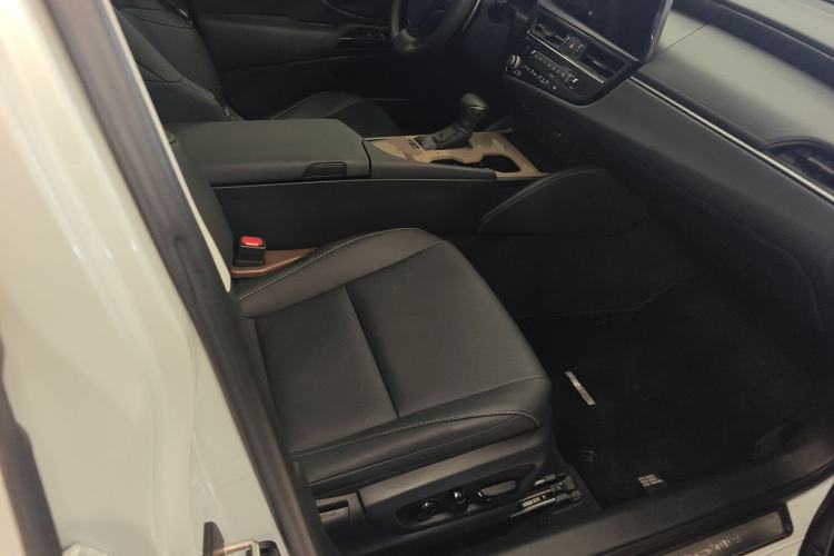Used Lexus ES 2023 200 Excellence Edition Right Front Seat