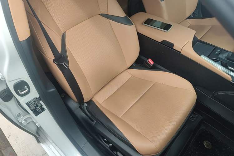 Used Lexus ES 2023 200 Excellence Edition Right Front Seat