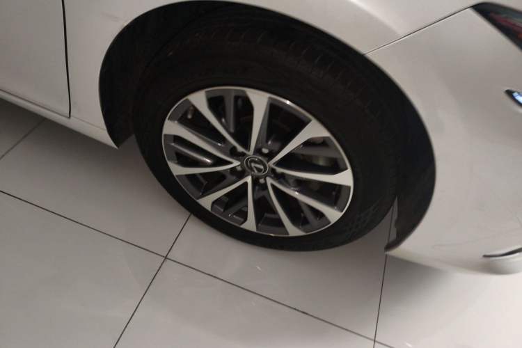 Used Lexus ES 2023 200 Excellence Edition Right Front Wheel Hub