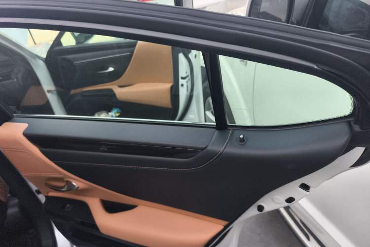 Used Lexus ES 2023 200 Excellence Edition Right Rear Door Interior