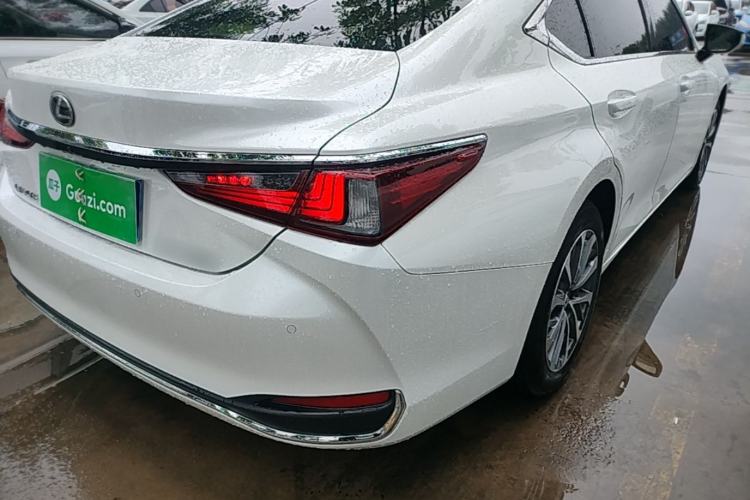 Used Lexus ES 2023 200 Excellence Edition Right Rear Taillight