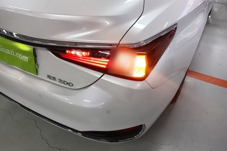Used Lexus ES 2023 200 Excellence Edition Right Rear Taillight