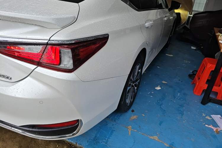 Used Lexus ES 2023 200 Excellence Edition Right Rear Taillight