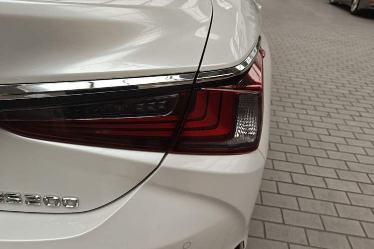 Used Lexus ES 2023 200 Excellence Edition Right Rear Taillight