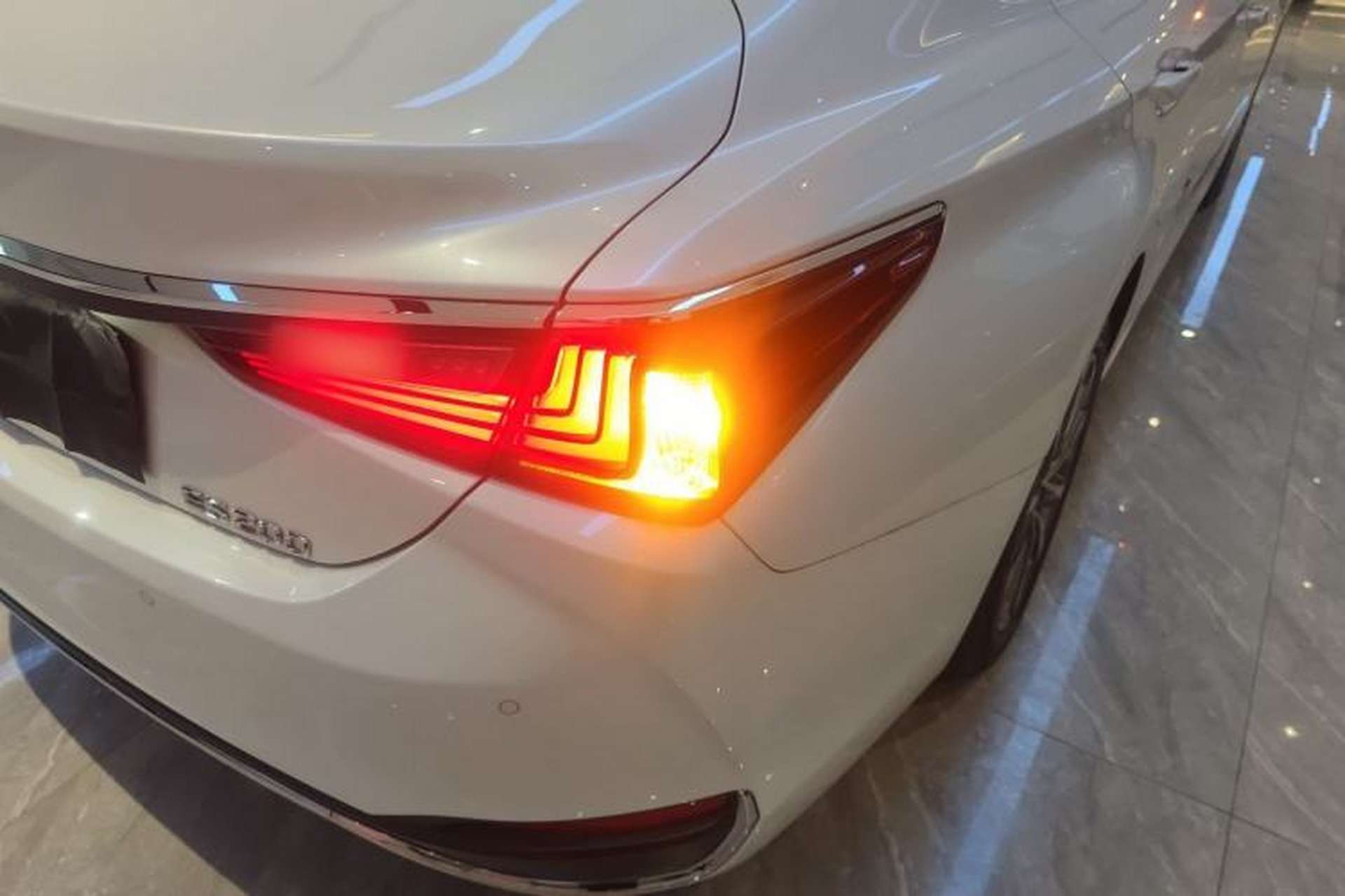 Used Lexus ES 2023 200 Excellence Edition Right Rear Taillight