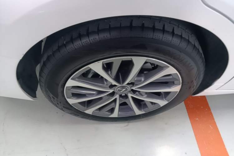 Used Lexus ES 2023 200 Excellence Edition Right Rear Wheel Hub