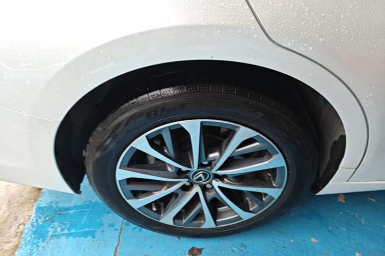 Used Lexus ES 2023 200 Excellence Edition Right Rear Wheel Hub