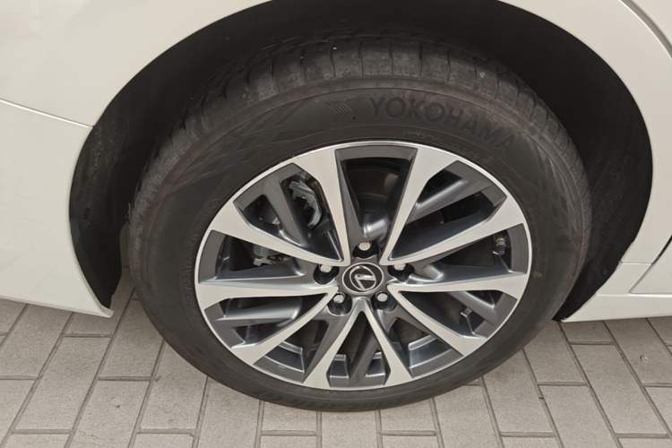 Used Lexus ES 2023 200 Excellence Edition Right Rear Wheel Hub