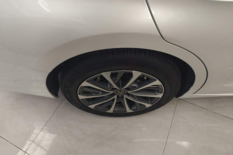 Used Lexus ES 2023 200 Excellence Edition Right Rear Wheel Hub