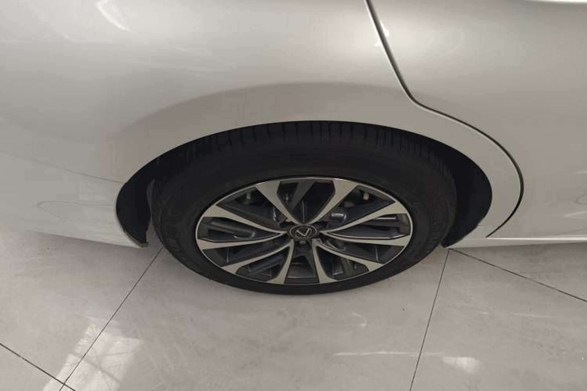 Used Lexus ES 2023 200 Excellence Edition Right Rear Wheel Hub