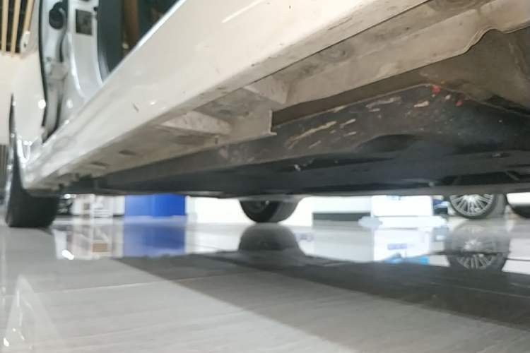 Used Lexus ES 2023 200 Excellence Edition Right Side Sill