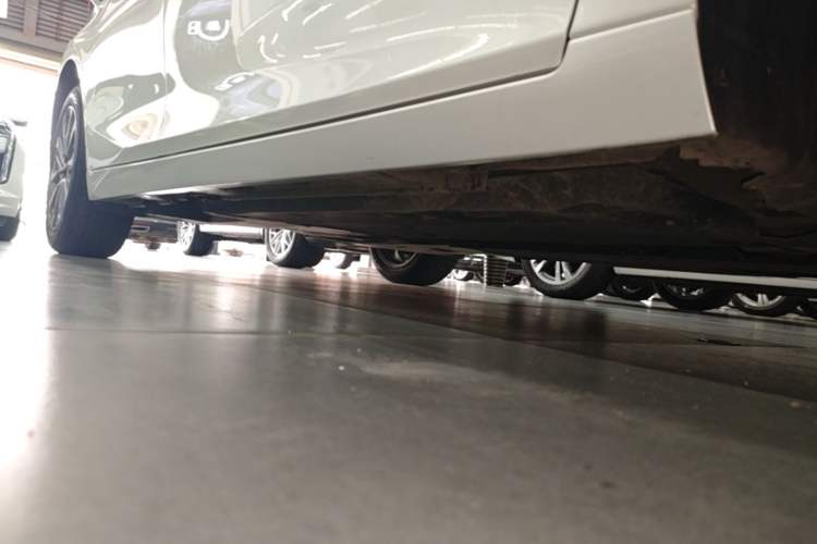Used Lexus ES 2023 200 Excellence Edition Right Side Sill