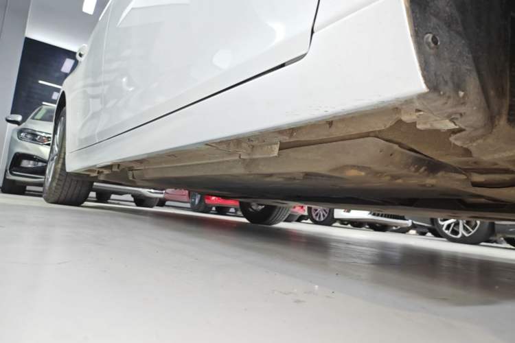 Used Lexus ES 2023 200 Excellence Edition Right Side Sill