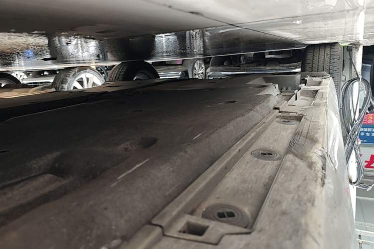 Used Lexus ES 2023 200 Excellence Edition Right Side Sill