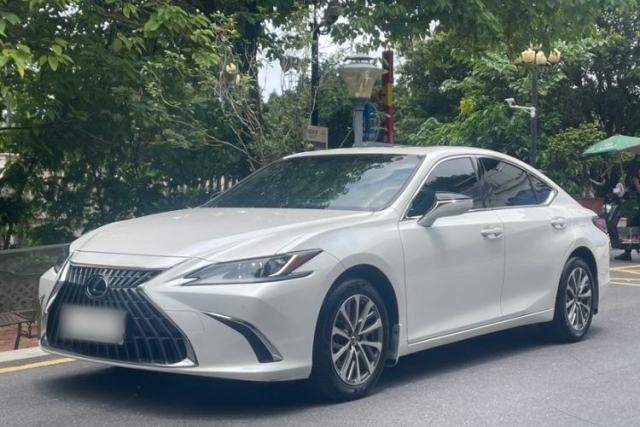Used Lexus ES 2023 200 Excellence Edition