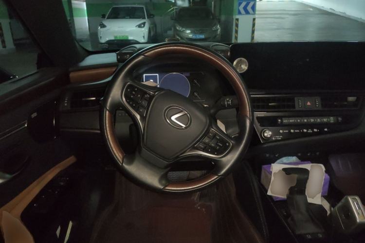 Used Lexus ES 2023 200 Luxury Edition Steering Wheel