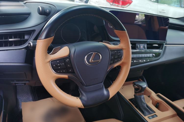 Used Lexus ES 2023 200 Excellence Edition Steering Wheel