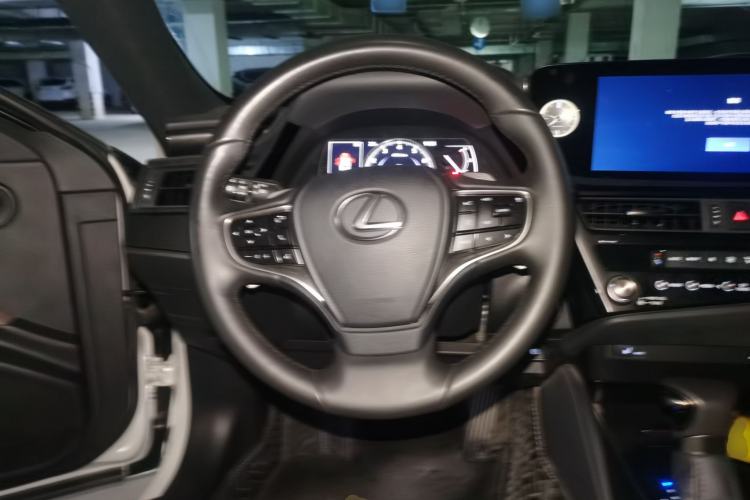 Used Lexus ES 2023 200 Excellence Edition Steering Wheel