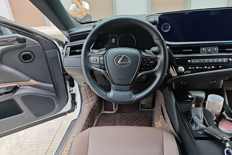 Used Lexus ES 2023 200 Excellence Edition Steering Wheel