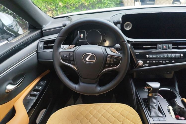 Used Lexus ES 2023 200 Excellence Edition Steering Wheel
