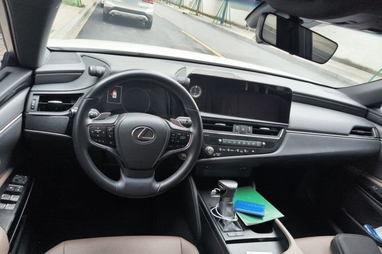 Used Lexus ES 2023 200 Excellence Edition Steering Wheel