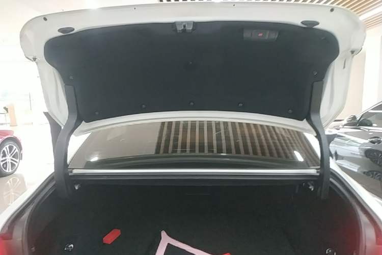 Used Lexus ES 2023 200 Excellence Edition Trunk