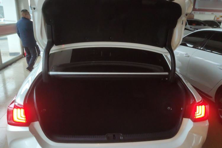 Used Lexus ES 2023 200 Excellence Edition Trunk