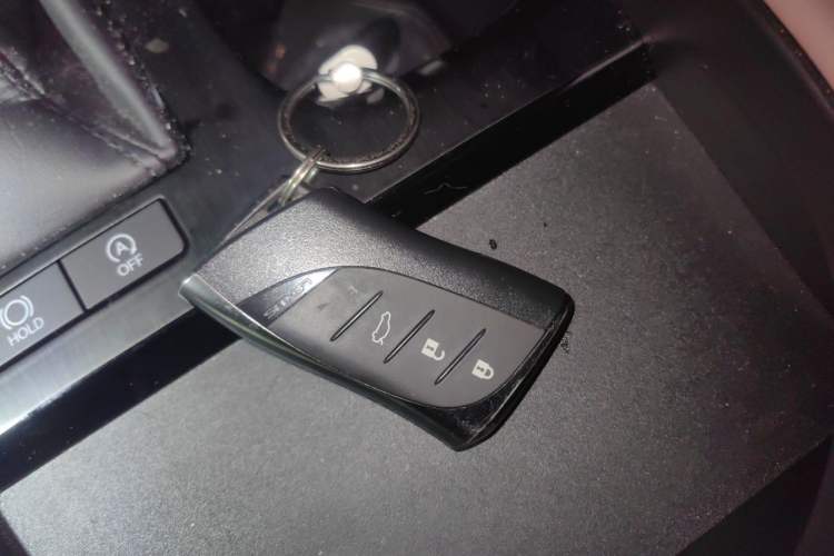 Used Lexus ES 2023 200 Excellence Edition Vehicle Key