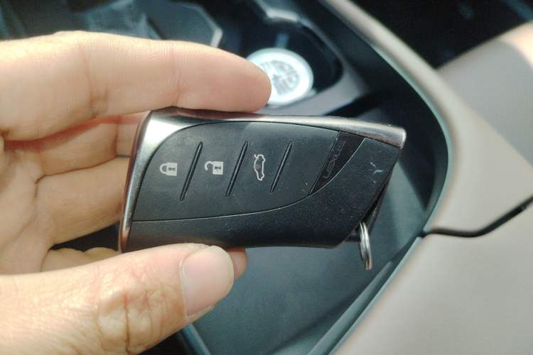 Used Lexus ES 2023 200 Excellence Edition Vehicle Key