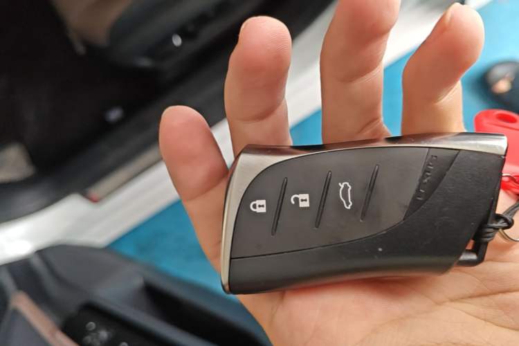 Used Lexus ES 2023 200 Excellence Edition Vehicle Key