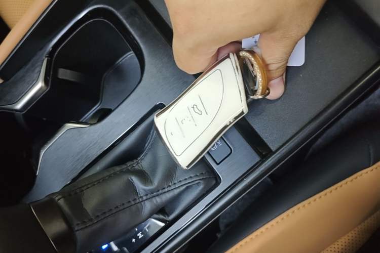 Used Lexus ES 2023 200 Excellence Edition Vehicle Key