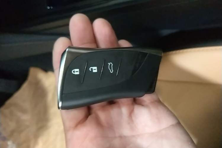 Used Lexus ES 2023 200 Excellence Edition Vehicle Key