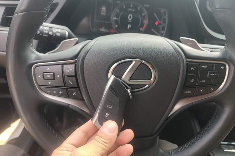 Used Lexus ES 2023 200 Excellence Edition Vehicle Key