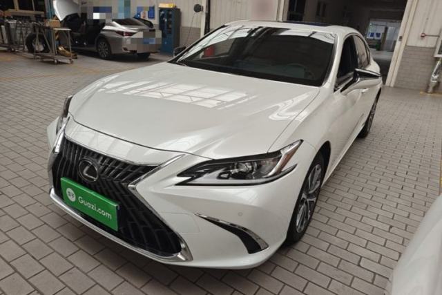 Used Lexus ES 2023 200 Excellence Edition
