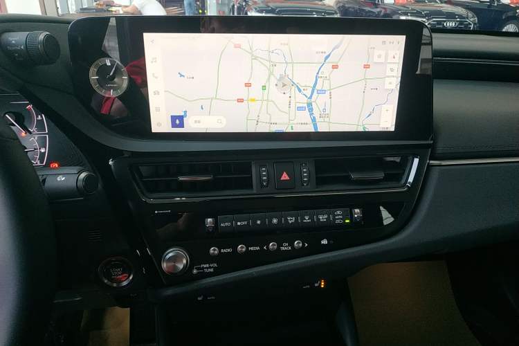 Used Lexus ES 2023 200 Excellence Edition Audio And AC Panel