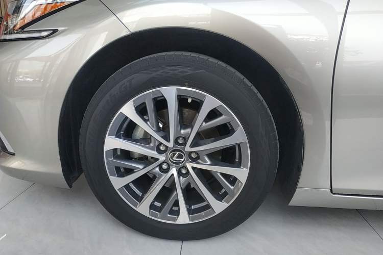Used Lexus ES 2023 200 Excellence Edition Exterior 4
